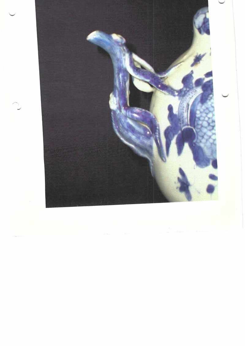 A Chinese blue and white peach-shaped cadogan-type wine pot - 图11