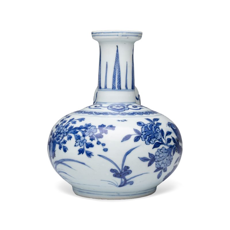 A Chinese blue and white 'Birds among Flowering Branches' kendi - 图3