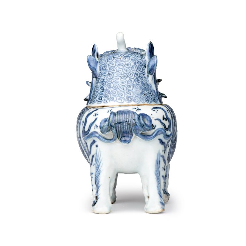 A Chinese blue and white 'Luduan' incense burner - 图4