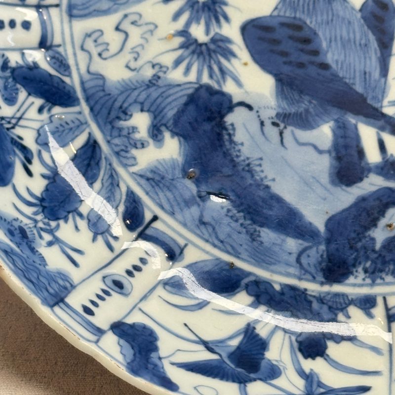 An extremely rare Chinese blue and white 'Eagle' plate - 图7