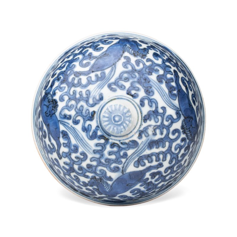 A Chinese blue and white 'Gallopping Flying Horses' bowl and cover - 图7