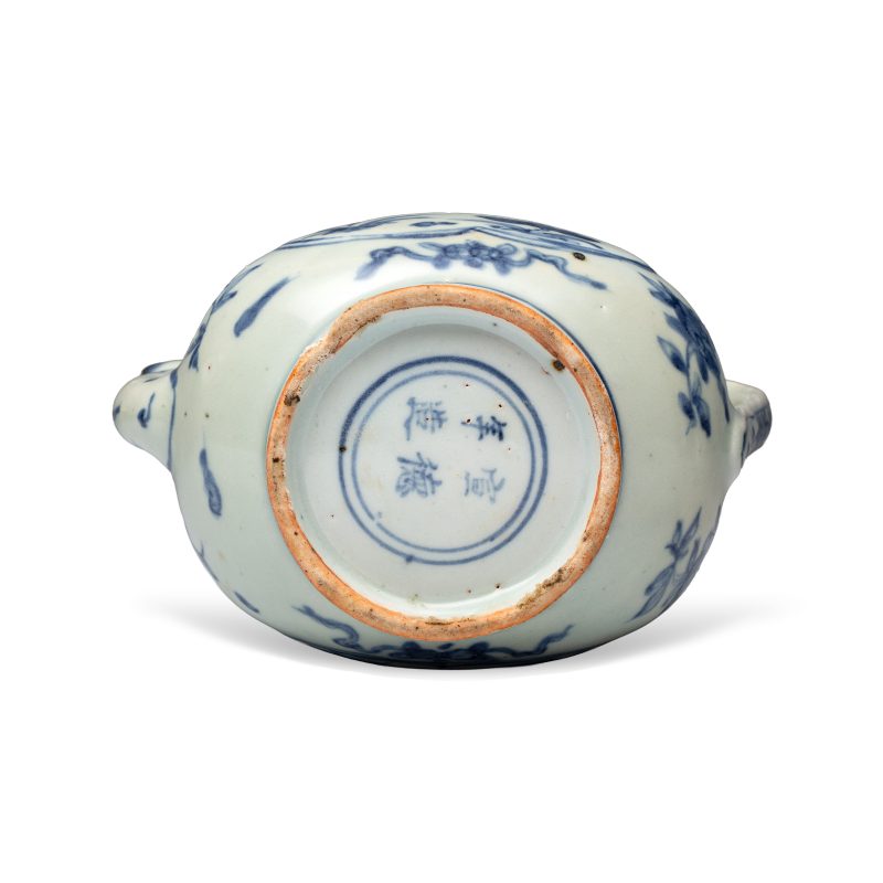 A Chinese blue and white 'Lotus Pond' ewer - 图7