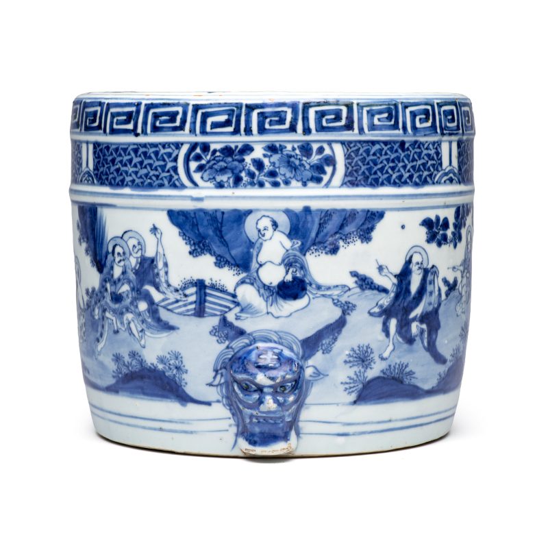 A Chinese blue and white 'Luohan' cylindrical tripod censer - 图6