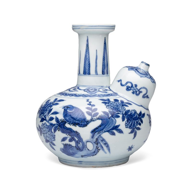 A Chinese blue and white 'Birds among Flowering Branches' kendi - 图4