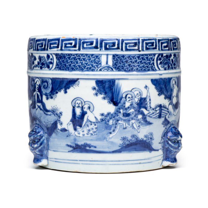 A Chinese blue and white 'Luohan' cylindrical tripod censer - 图7