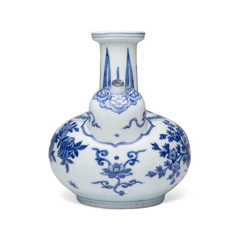A Chinese blue and white 'Birds among Flowering Branches' kendi - 图5