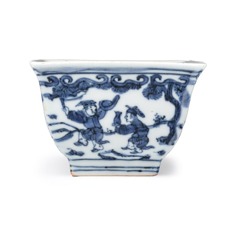 A Chinese blue and white square bowl with figural design - 图2