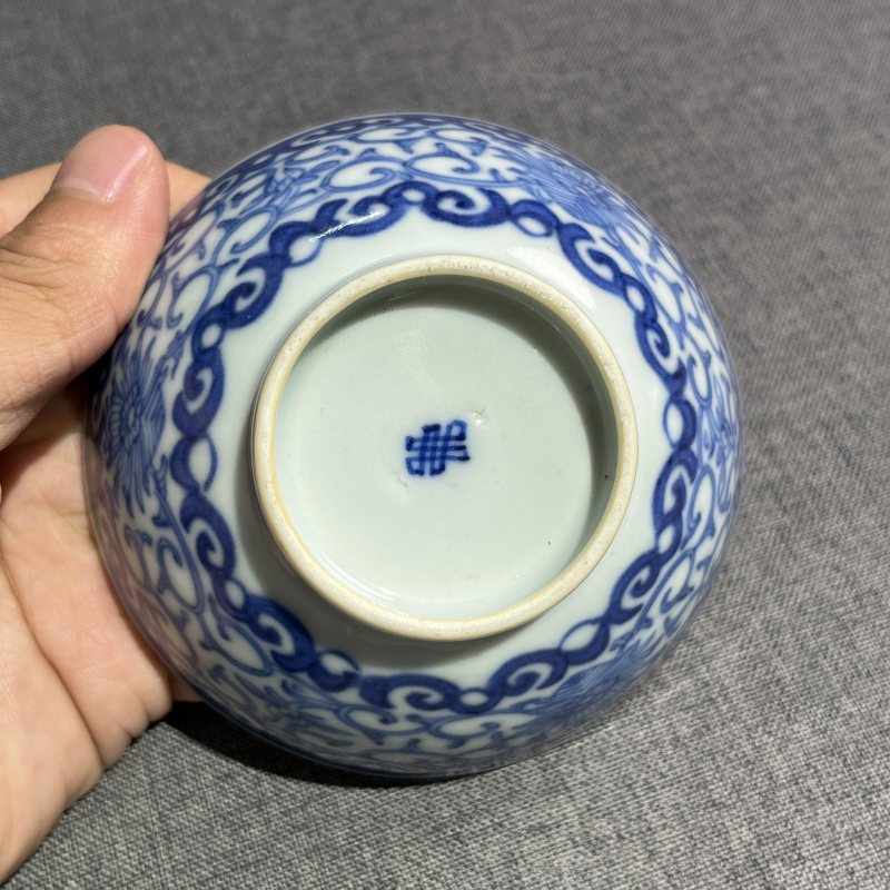 清中期青花缠枝莲纹茶圆一对 - 图13