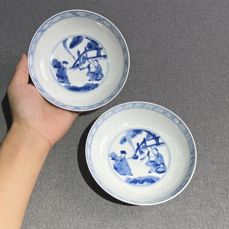 清康熙青花人物盘一对 - 图4