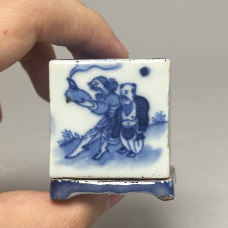 清中期 青花人物图糊斗 - 图2
