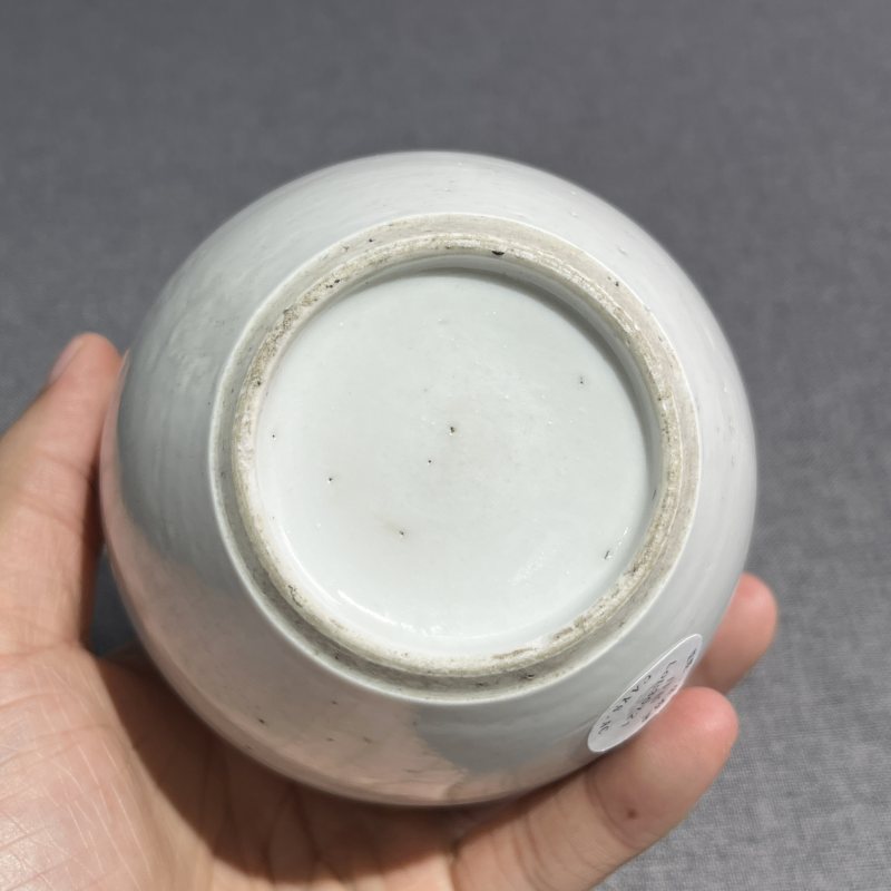 清乾隆白釉暗刻花卉纹罐 - 图8