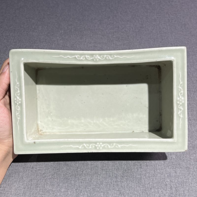 清中期豆青风景水仙盆 - 图5