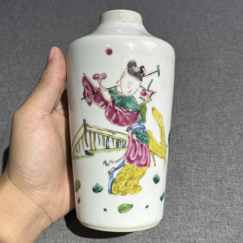 清雍正粉彩人物筒瓶 - 图4