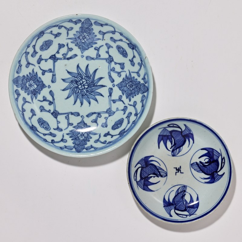 清 青花缠枝莲纹、团凤纹盘两只 - 图1