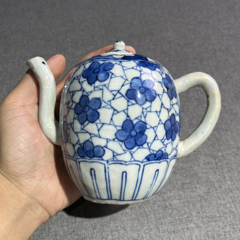 清中期青花冰梅茶壶 - 图4