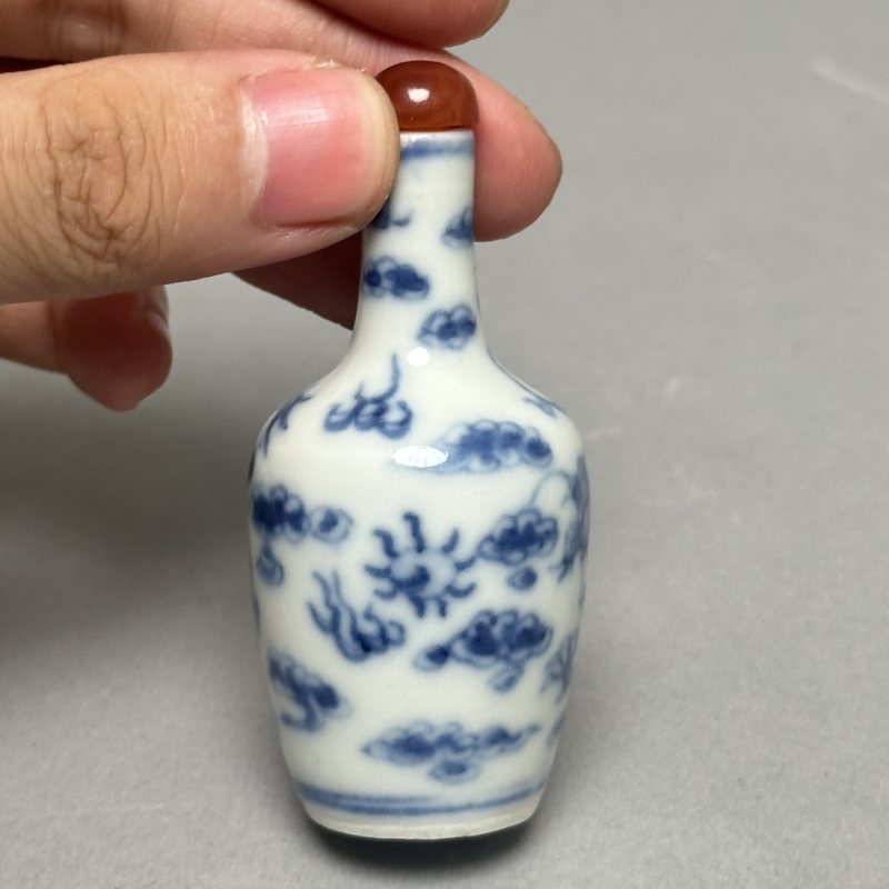 清晚期 青花龙纹鼻烟壶 - 图4