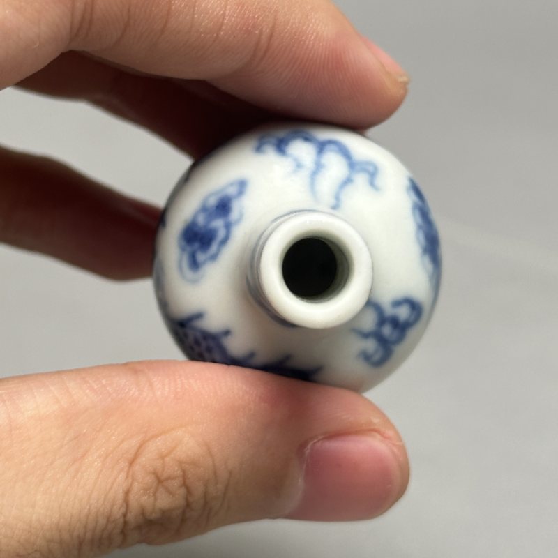 清晚期 青花龙纹鼻烟壶 - 图5