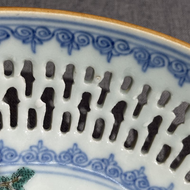 清乾隆粉彩风景镂空盘 - 图13