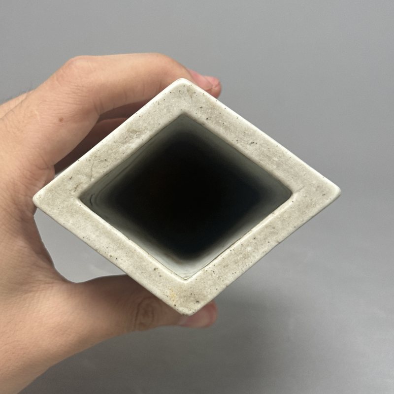 清中期 素烧花卉纹笔筒 - 图8