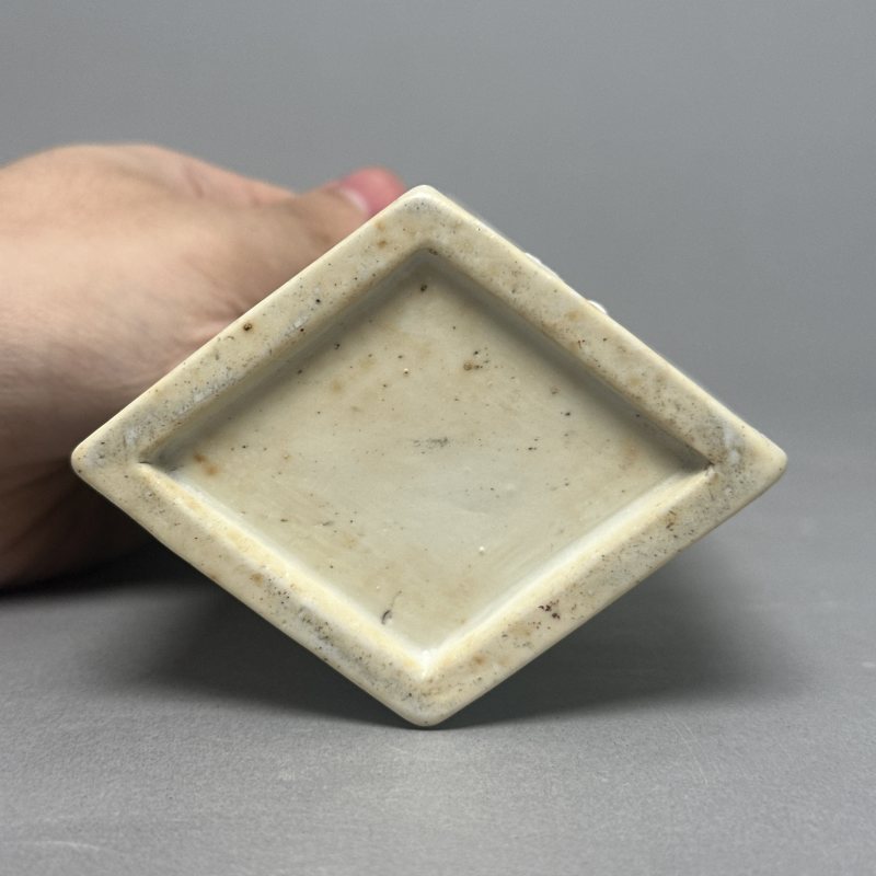 清中期 素烧花卉纹笔筒 - 图9