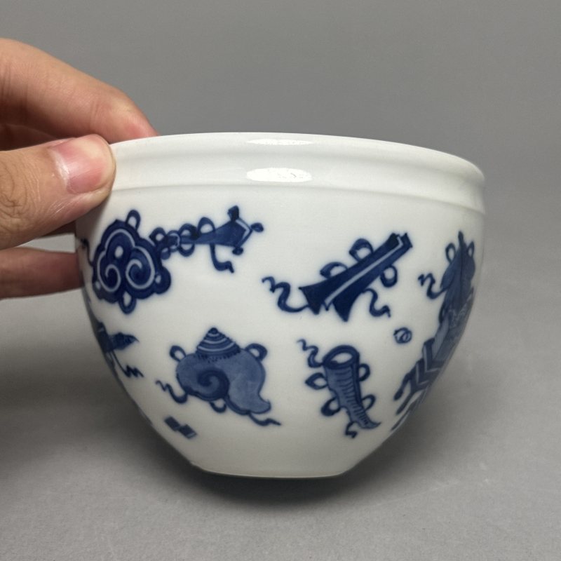 清中期 青花清供博古图小卷缸 - 图4