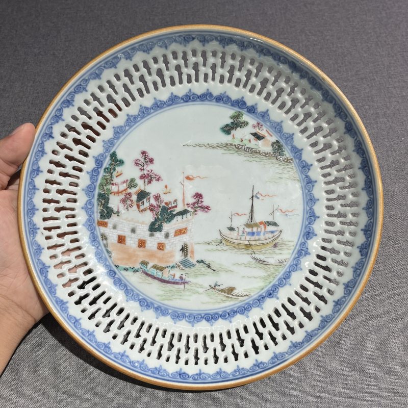 清乾隆粉彩风景镂空盘 - 图4