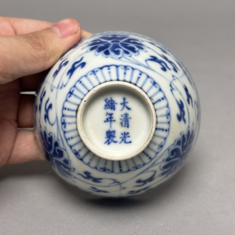 清光绪 青花缠枝莲纹杯一对 - 图5