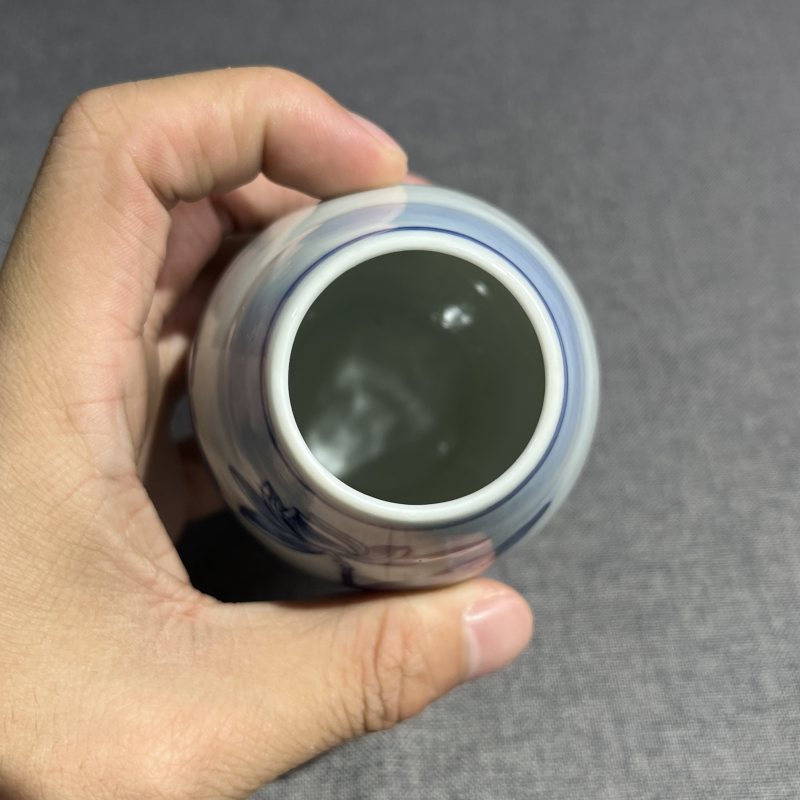 清中期青花荷花橄榄尊 - 图8