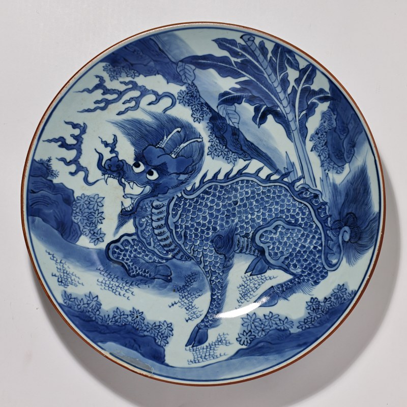 清早期 青花麒麟芭蕉图大盘 - 图1