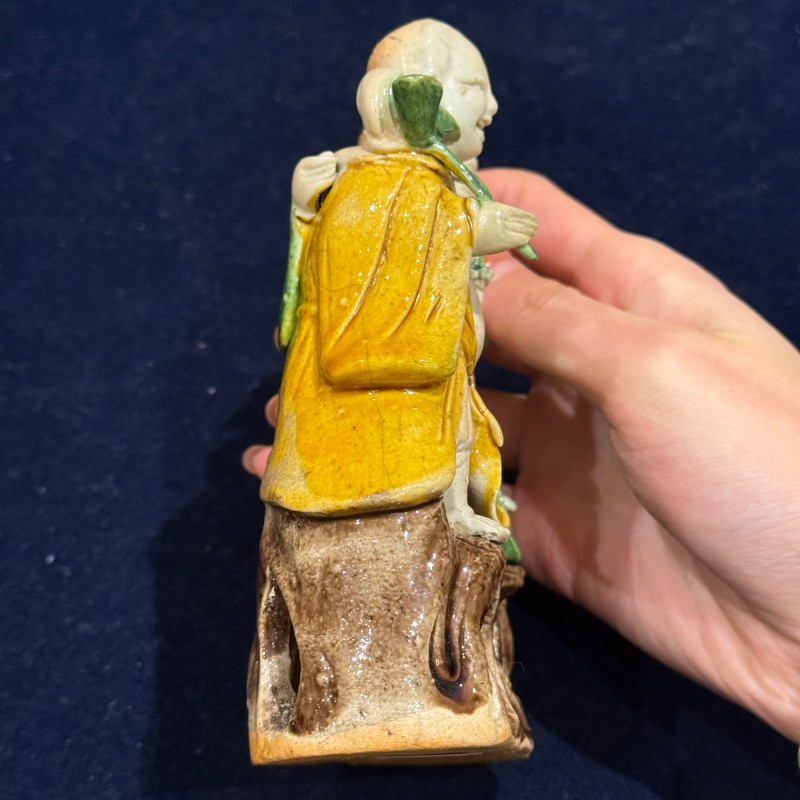 清 素三彩和合二仙瓷塑 - 图9