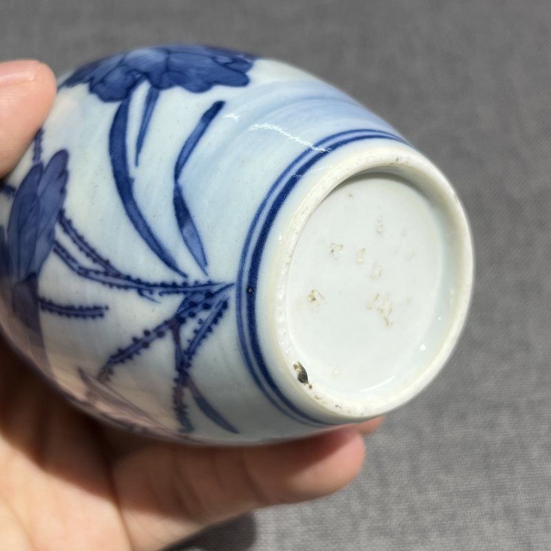 清中期青花荷花橄榄尊 - 图10
