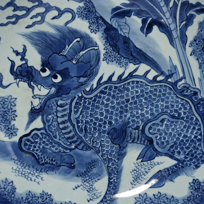 清早期 青花麒麟芭蕉图大盘 - 图2