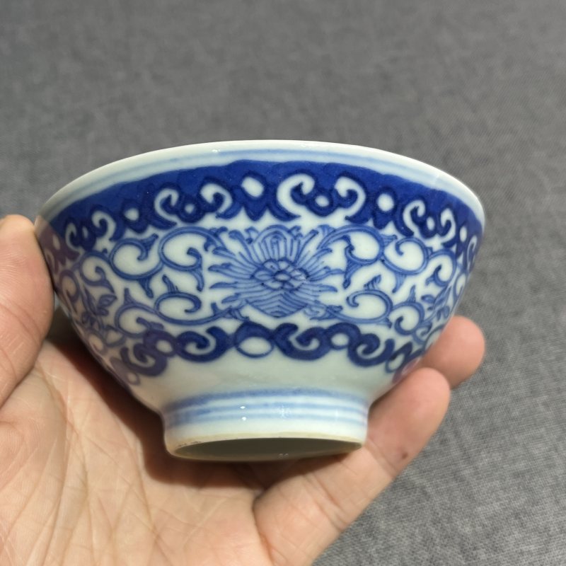 清中期青花缠枝莲纹茶圆一对 - 图5