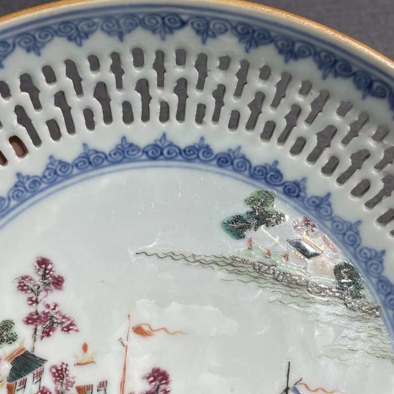 清乾隆粉彩风景镂空盘 - 图8