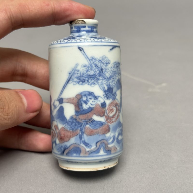 清中期 青花釉里红西游记图鼻烟壶 - 图2