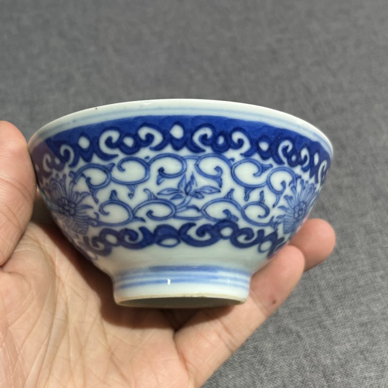 清中期青花缠枝莲纹茶圆一对 - 图6