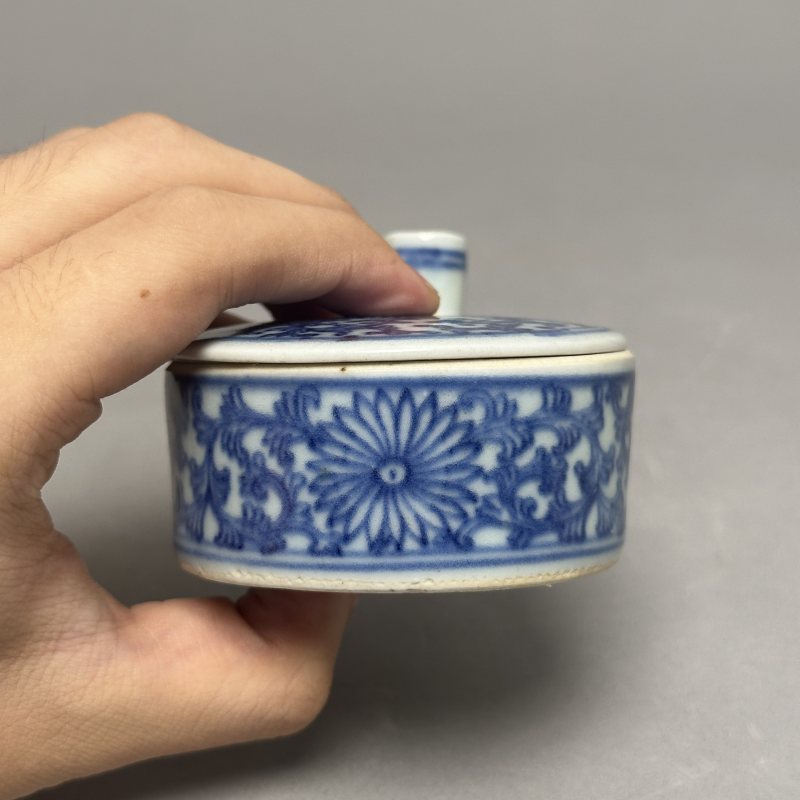清中期 青花线描花卉纹笔插 - 图3