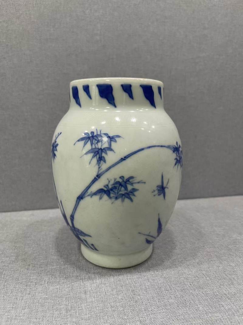 清 青花洞石花鸟纹莲子罐 - 图4