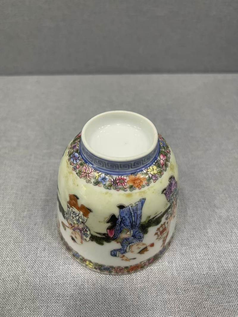 粉彩通景百子闹春图杯 - 图6