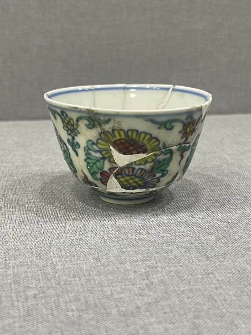 斗彩缠枝向日葵纹杯 - 图4