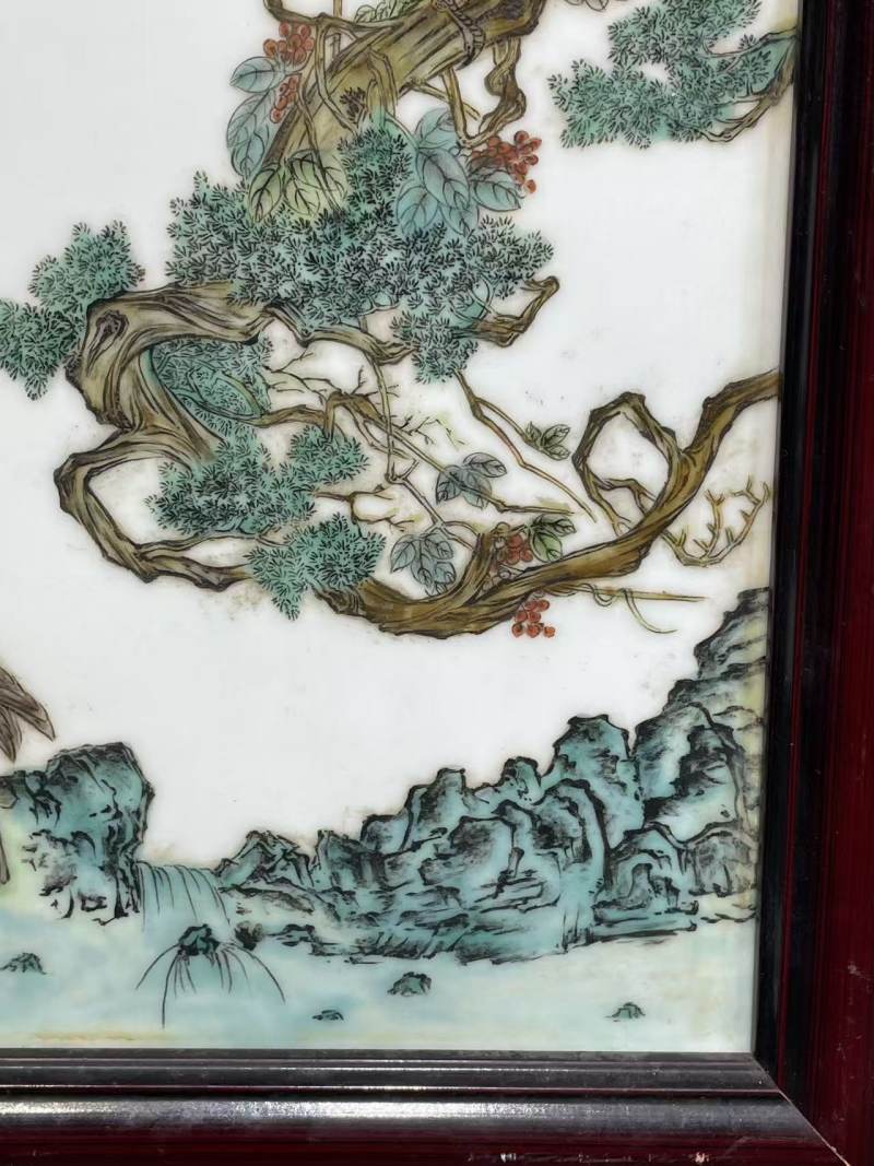 解放后粉彩雄鹰图瓷板 - 图3