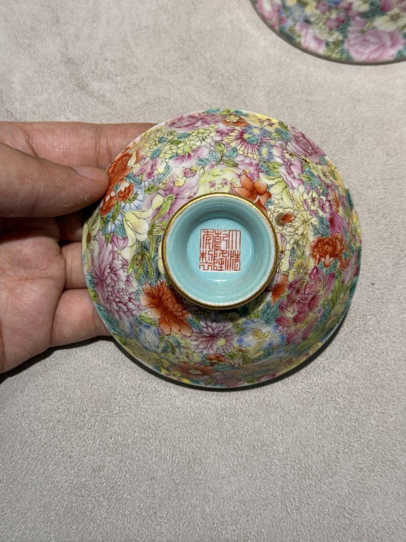 清乾隆 洋彩百花不落地盖碗（配座） - 图3