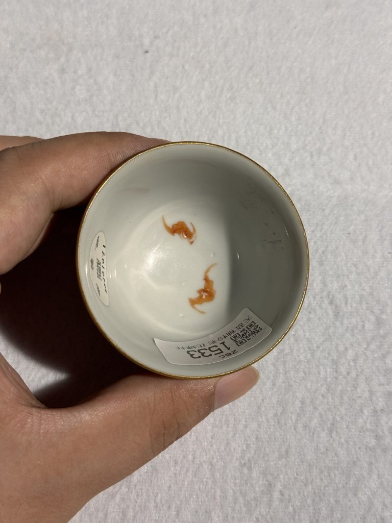 清康熙 矾红团龙纹马蹄杯 - 图8