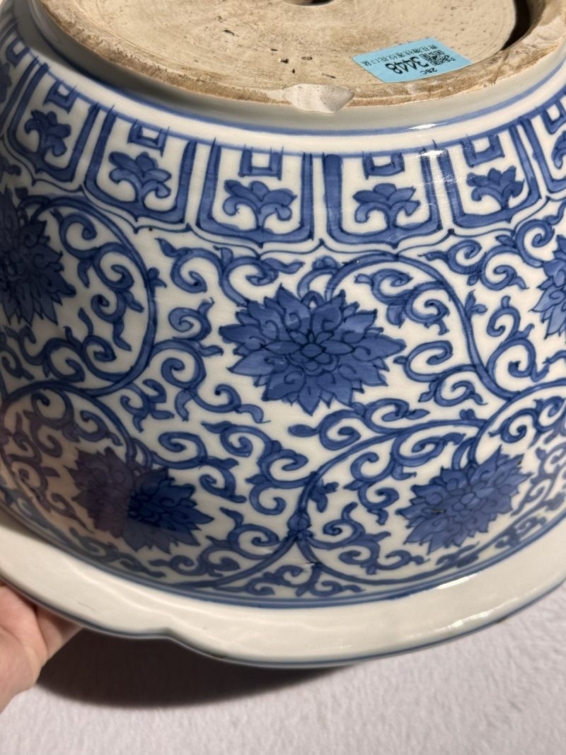 明嘉靖 青花缠枝莲纹花口盆 - 图5