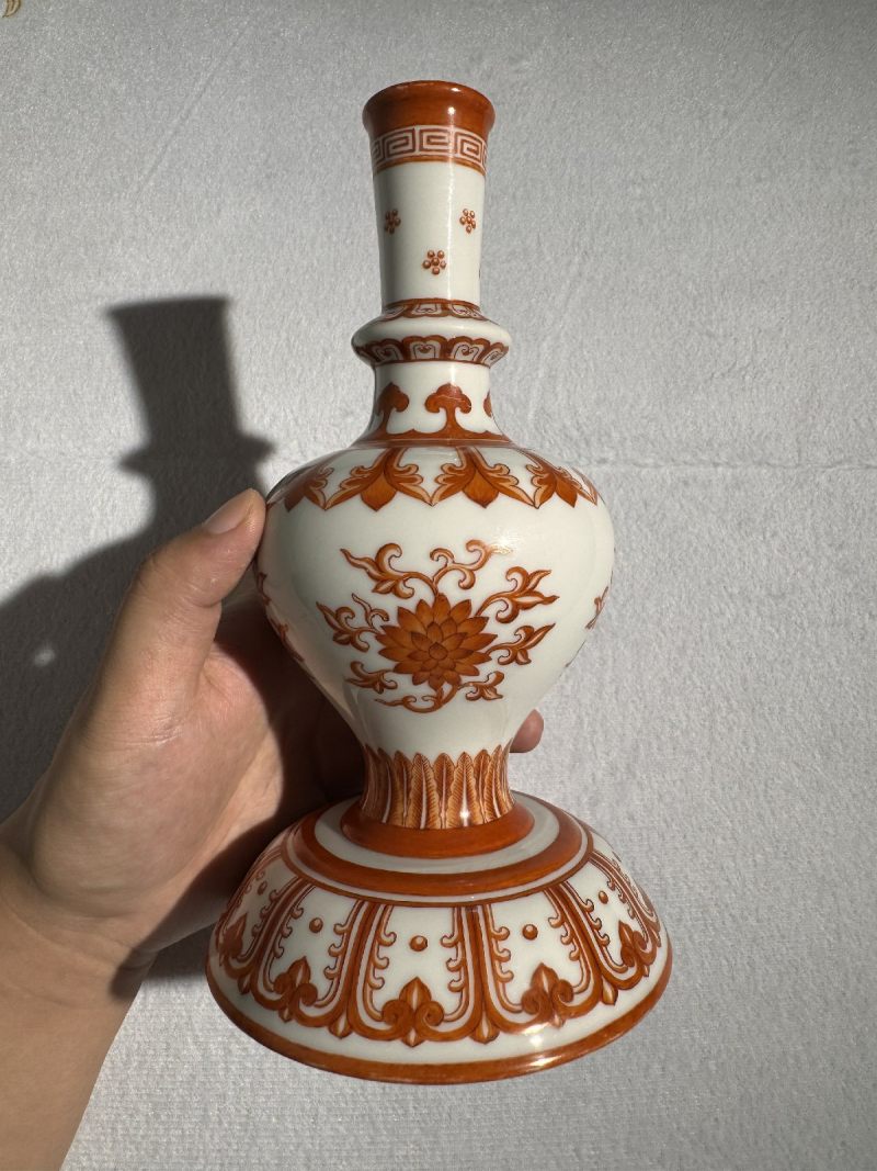 清乾隆 矾红彩甘露藏草瓶 - 图4