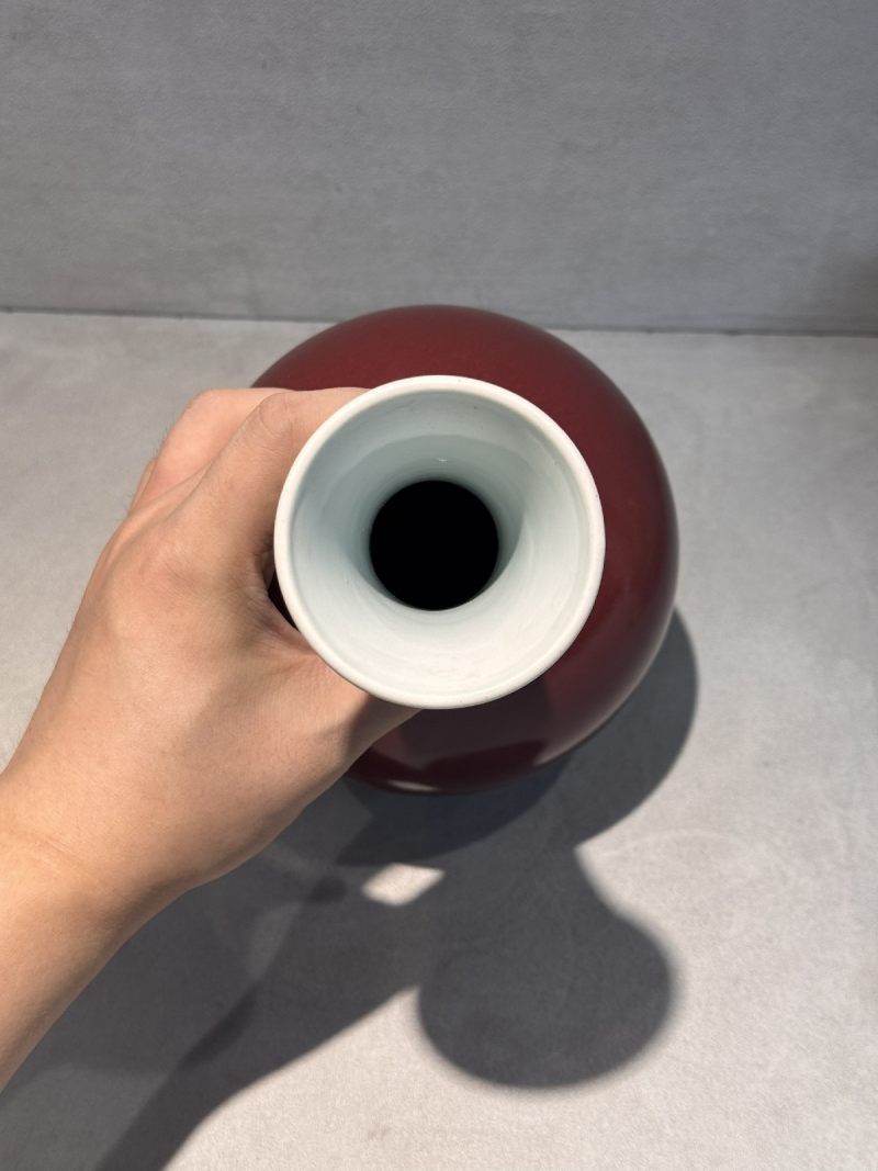 清乾隆 霁红釉赏瓶 - 图5