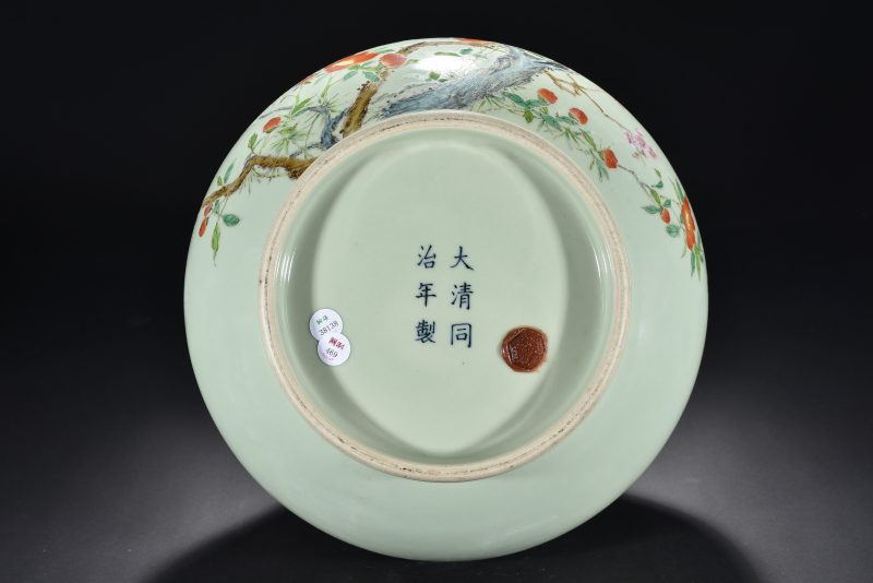 清 粉青釉粉彩喜鹊登梅荸荠扁瓶 - 图9