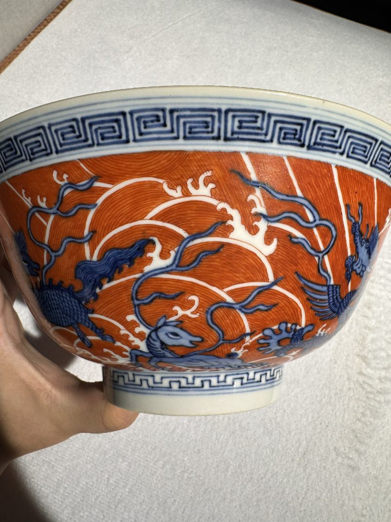 清道光 青花矾红海八怪纹大碗 - 图5