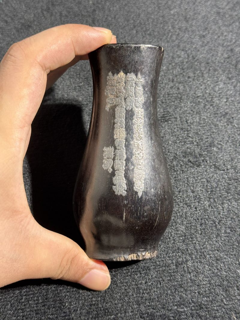 明 朱华制紫檀嵌百宝喜上眉梢诗文瓶 - 图7