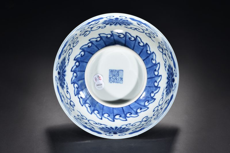 清 青花花卉纹碗 - 图8